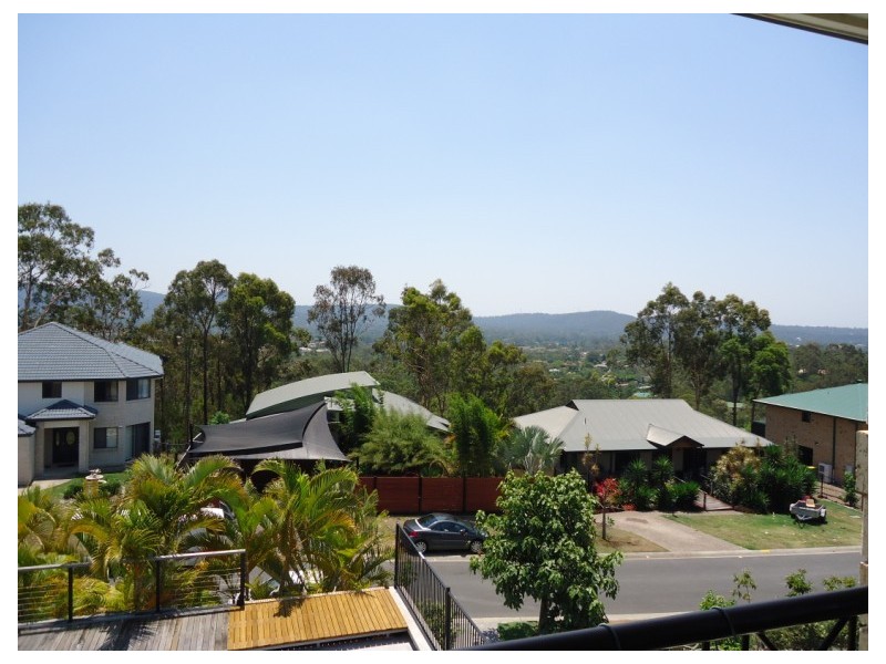 12 Tara Vista Boulevarde, Highland Park QLD 4211