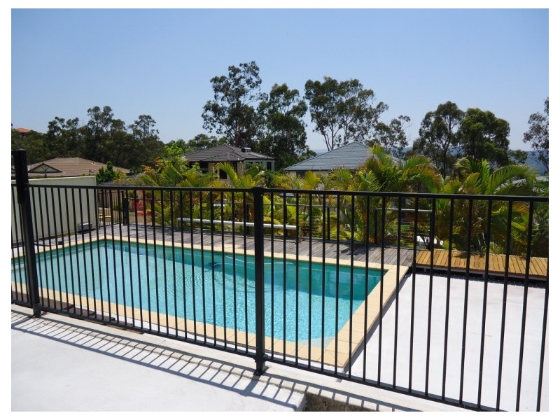 12 Tara Vista Boulevarde, Highland Park QLD 4211