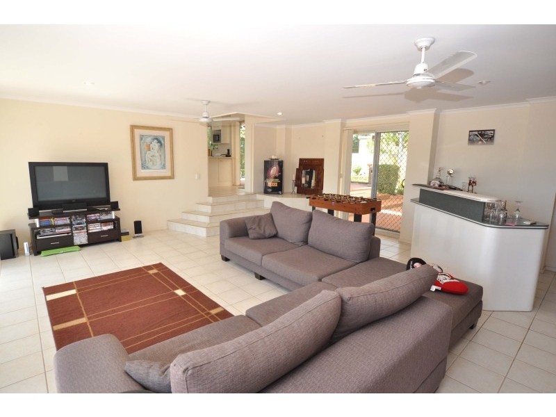 36 Sunbird Avenue, Paradise Point QLD 4216