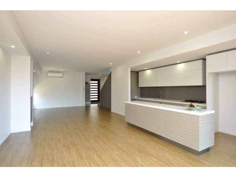 25 Muscovey Avenue, Paradise Point QLD 4216