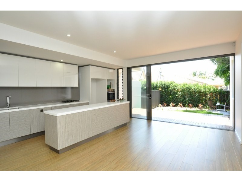 25 Muscovey Avenue, Paradise Point QLD 4216