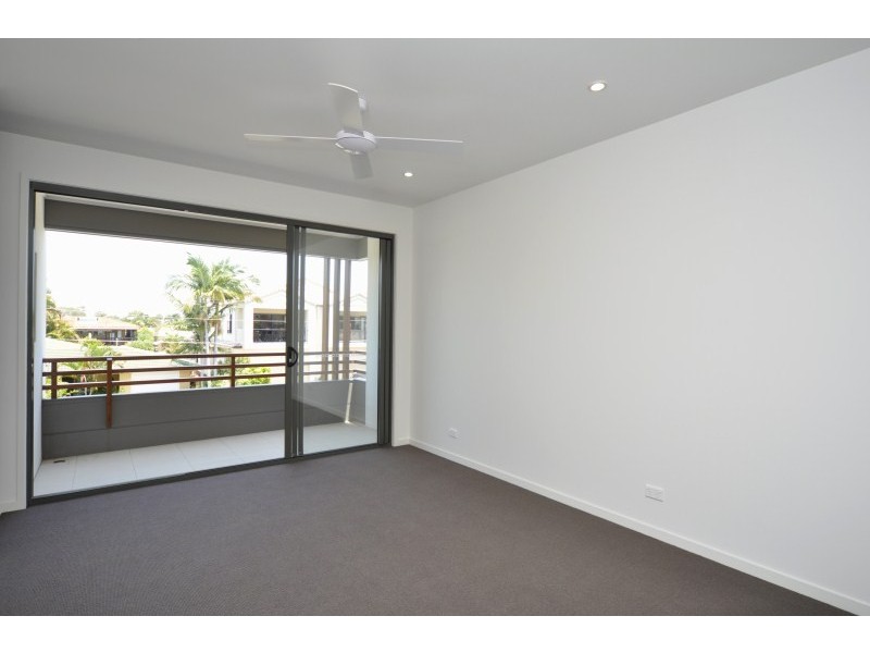 25 Muscovey Avenue, Paradise Point QLD 4216