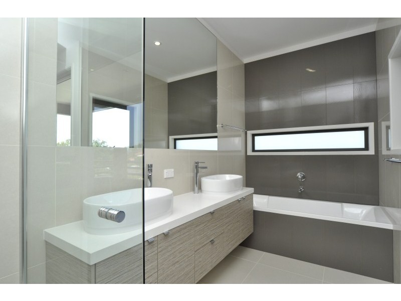 25 Muscovey Avenue, Paradise Point QLD 4216