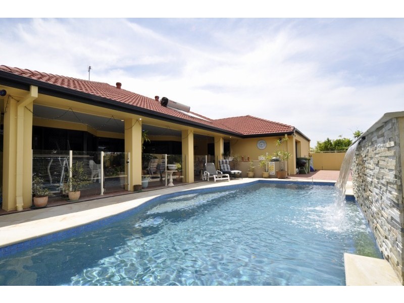 59 Arun Drive, Arundel QLD 4214