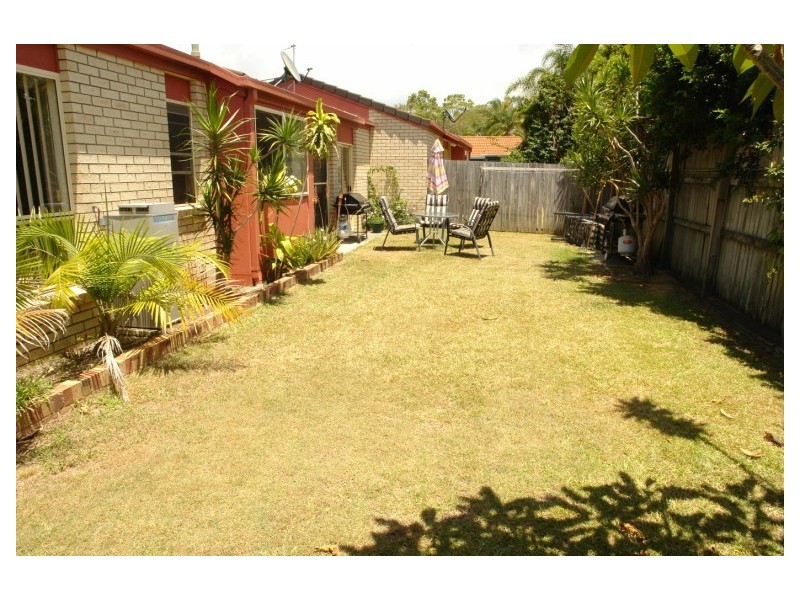 2/21 Crystal Reef Drive, Coombabah QLD 4216