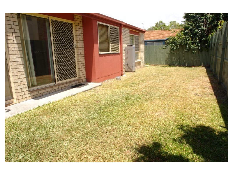 2/21 Crystal Reef Drive, Coombabah QLD 4216