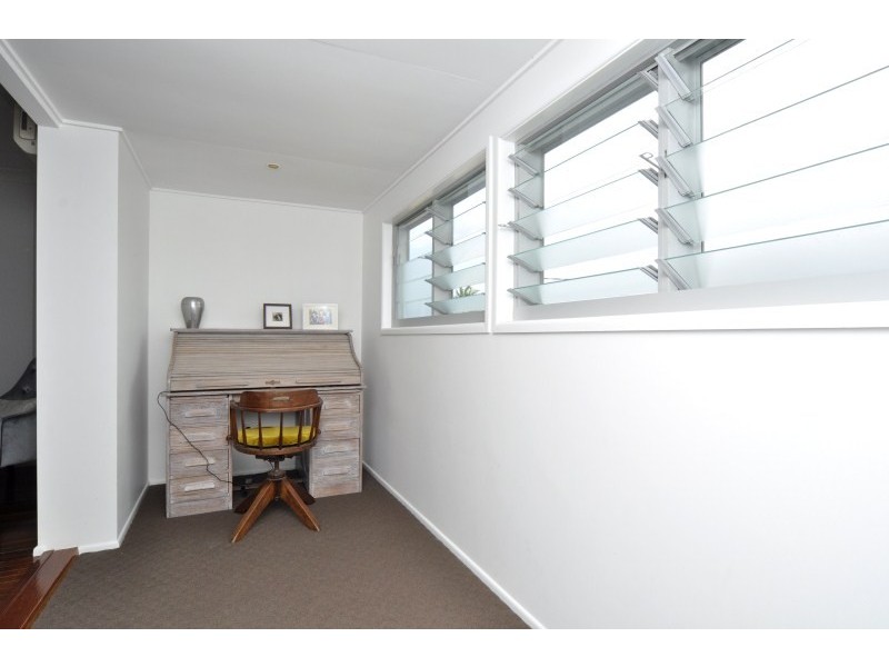 23 Rouen Avenue, Paradise Point QLD 4216