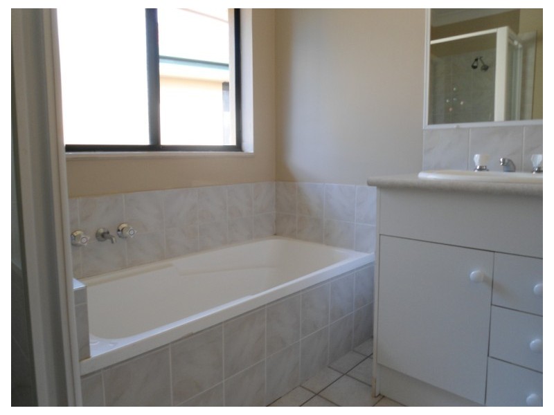 13/156 Greenacre Drive, Parkwood QLD 4214