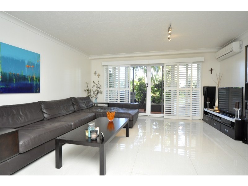 9/22 Jennifer Avenue, Runaway Bay QLD 4216