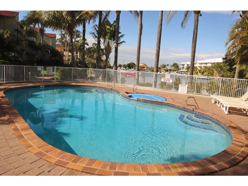 9/22 Jennifer Avenue, Runaway Bay QLD 4216