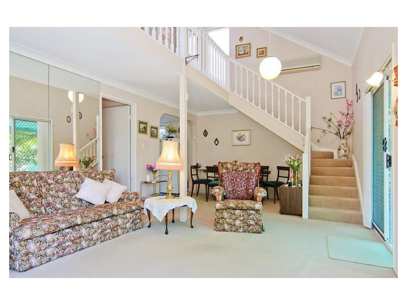 2/16 Jasmine Avenue, Hollywell QLD 4216