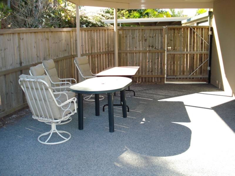 1/27 Maiala Close, Paradise Point QLD 4216