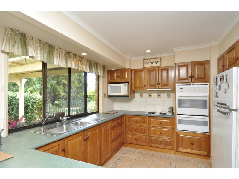 51 Matthew Flinders Drive, Paradise Point QLD 4216