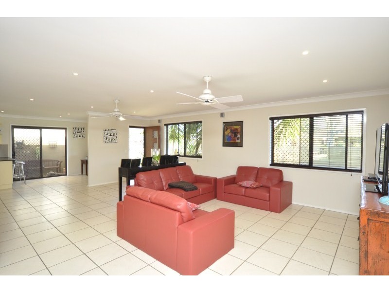 19 Matthew Flinders Drive, Hollywell QLD 4216