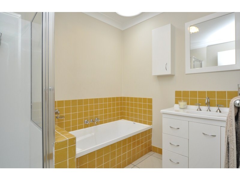 19 Matthew Flinders Drive, Hollywell QLD 4216