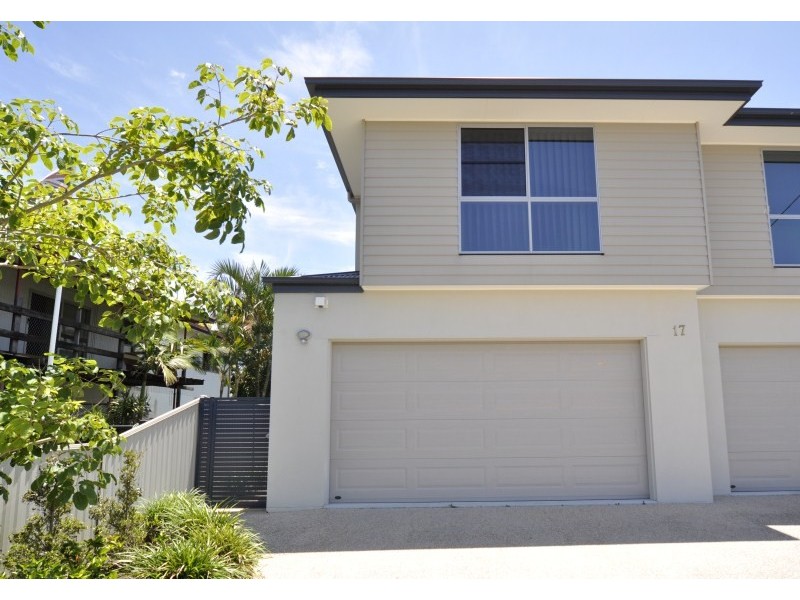 2/17 Eider Avenue, Paradise Point QLD 4216