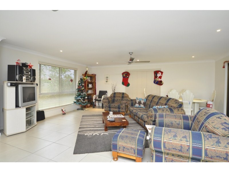 37 Sundown Drive, Paradise Point QLD 4216