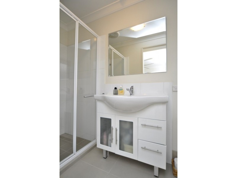 37 Sundown Drive, Paradise Point QLD 4216