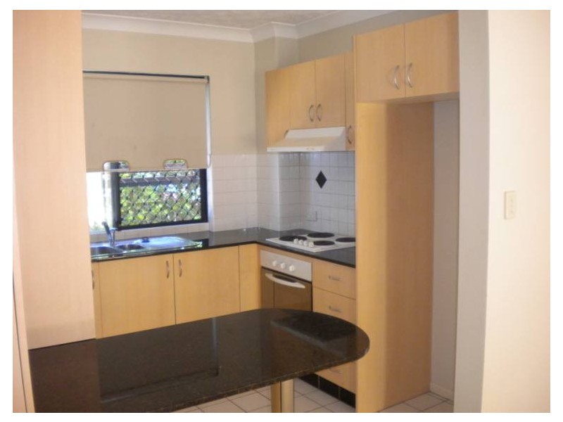 2/31 Middle Street, Labrador QLD 4215