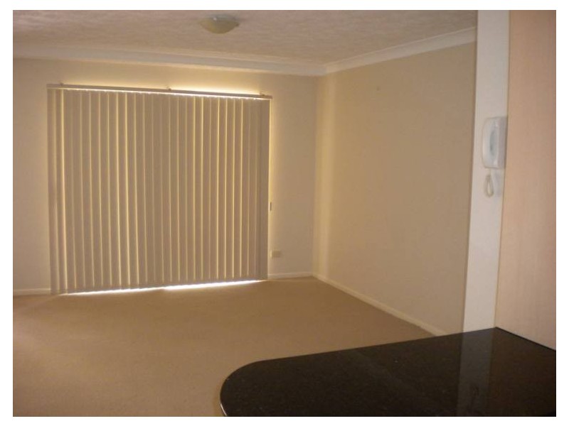 2/31 Middle Street, Labrador QLD 4215