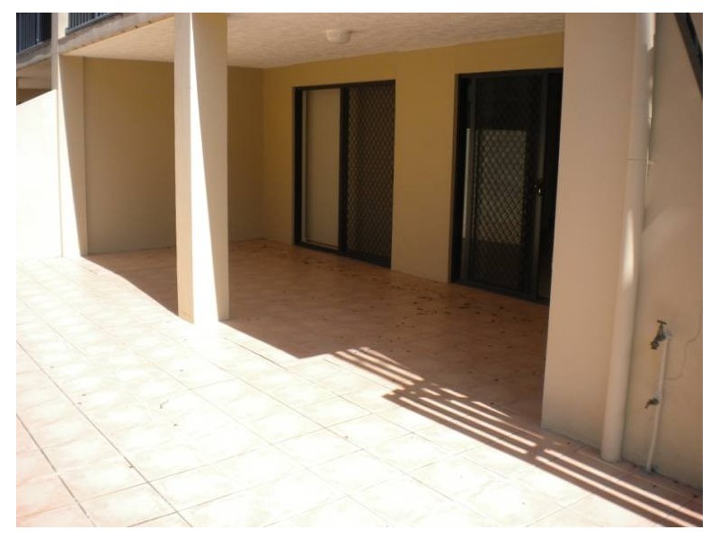 2/31 Middle Street, Labrador QLD 4215