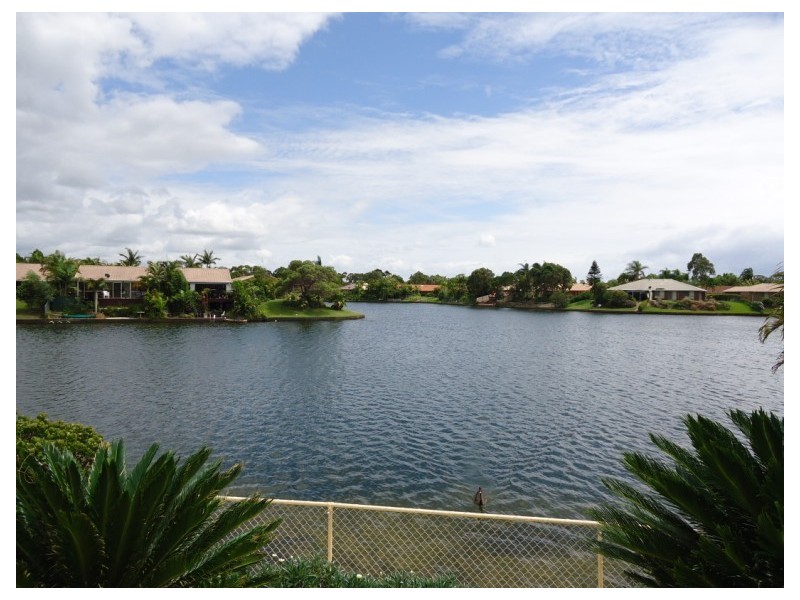 2/41 Kangaroo Aveue, Coombabah QLD 4216