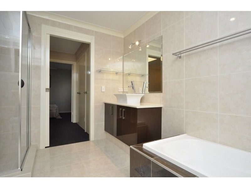 1/348 Oxley Drive, Coombabah QLD 4216