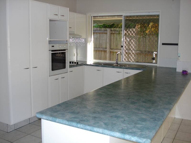 15 Desert Falls Crescent, Parkwood QLD 4214