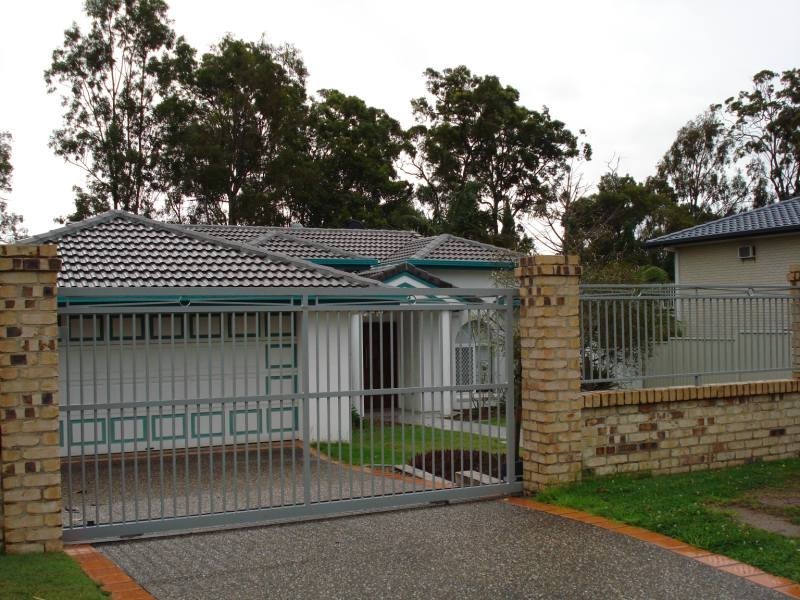 15 Desert Falls Crescent, Parkwood QLD 4214
