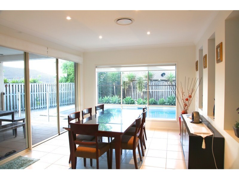 5 Xavier Place, Oxenford QLD 4210