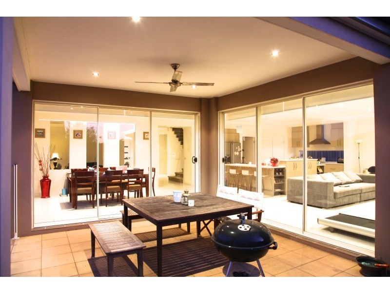 5 Xavier Place, Oxenford QLD 4210