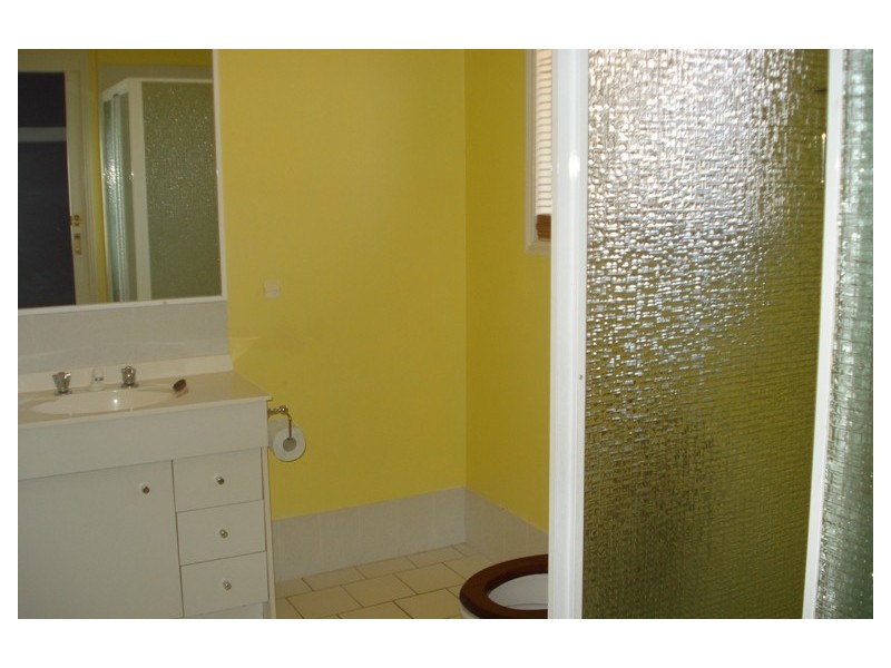 2/13 Kenny Drive, Labrador QLD 4215