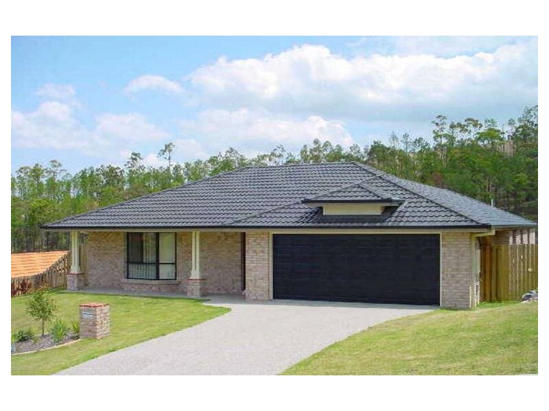 18 Pago Terrace, Pacific Pines QLD 4211