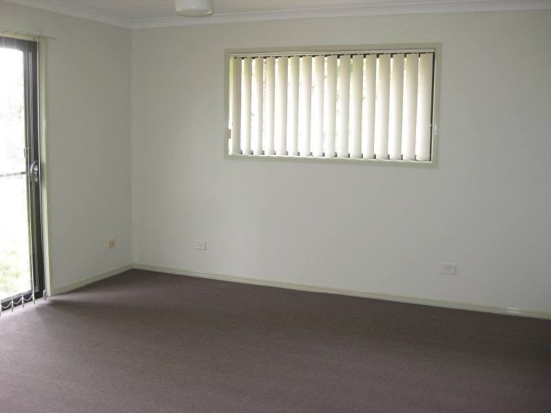 18 Pago Terrace, Pacific Pines QLD 4211