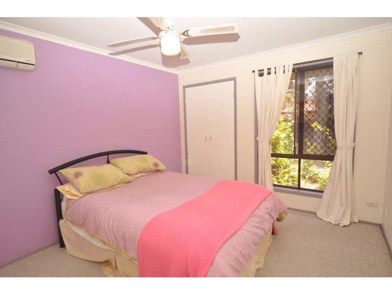 1/185 Olsen Avenue, Labrador QLD 4215