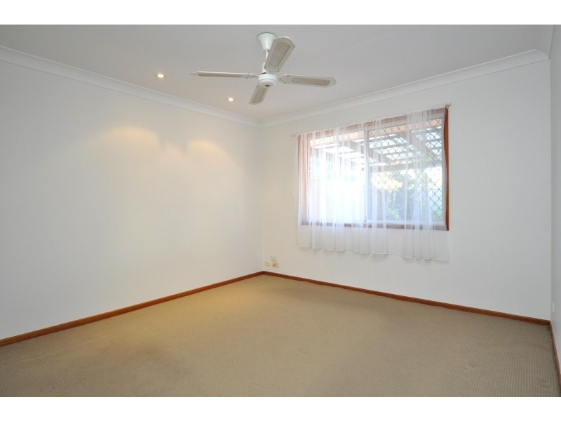 2/25 Maiala Close, Paradise Point QLD 4216