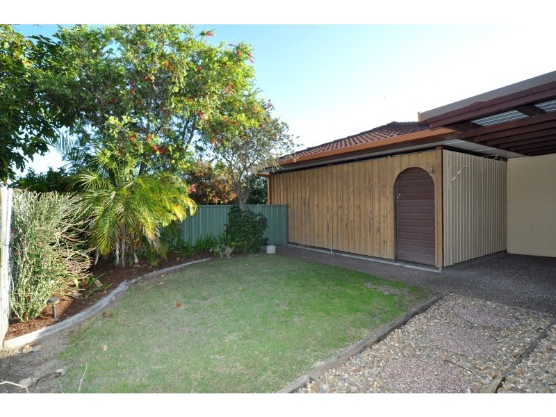 2/25 Maiala Close, Paradise Point QLD 4216