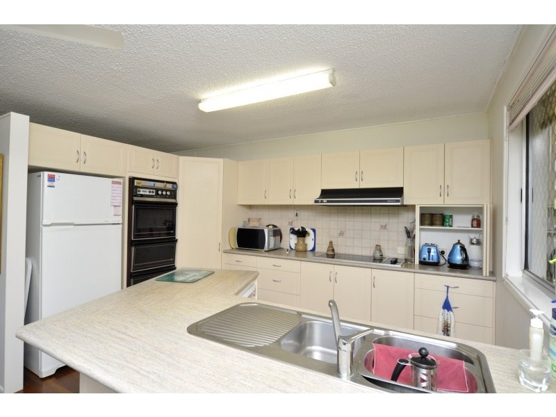 38 Nankeen Avenue, Paradise Point QLD 4216
