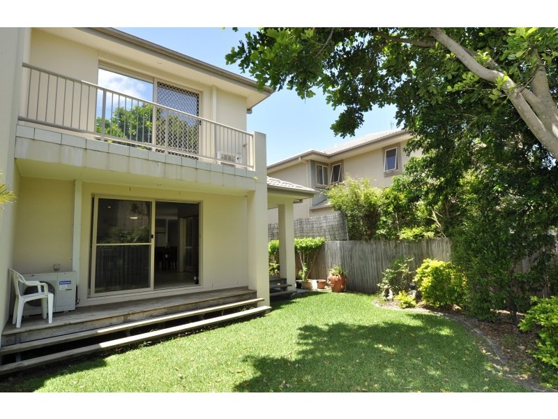 1/54 Bayview Street, Runaway Bay QLD 4216