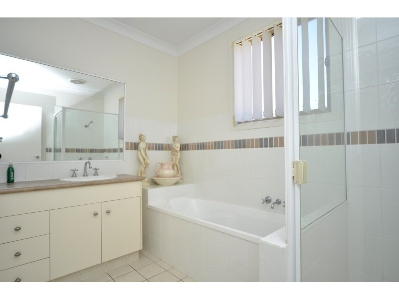 1/54 Bayview Street, Runaway Bay QLD 4216