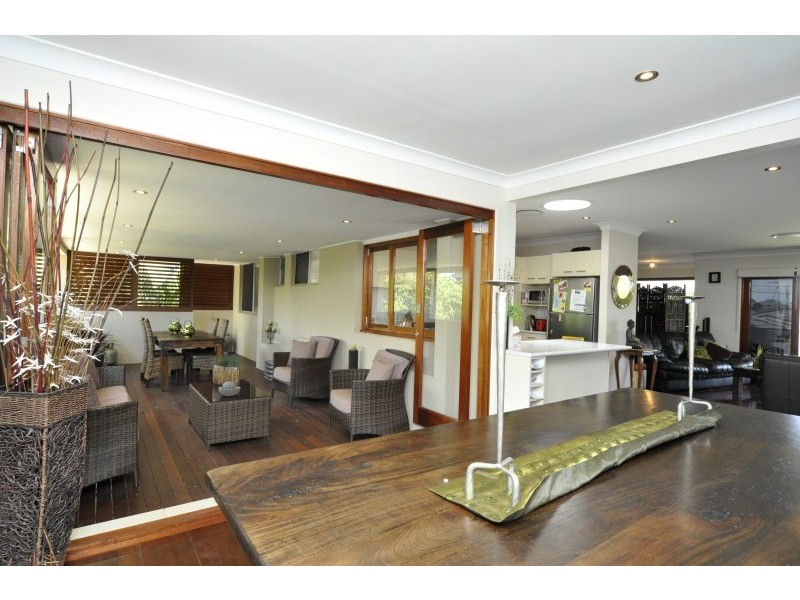 10 Muscovey Avenue, Paradise Point QLD 4216