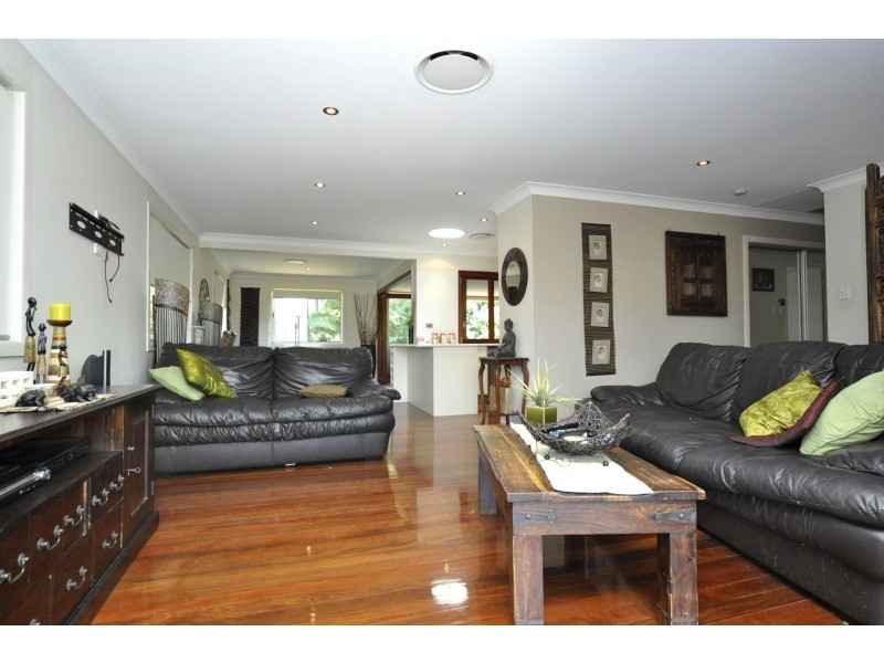 10 Muscovey Avenue, Paradise Point QLD 4216