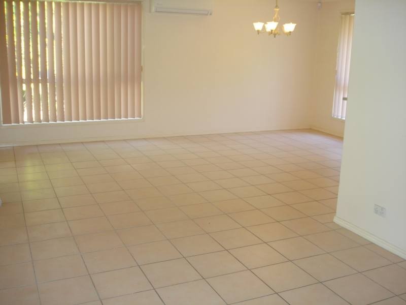 17 Floyd Court, Parkwood QLD 4214