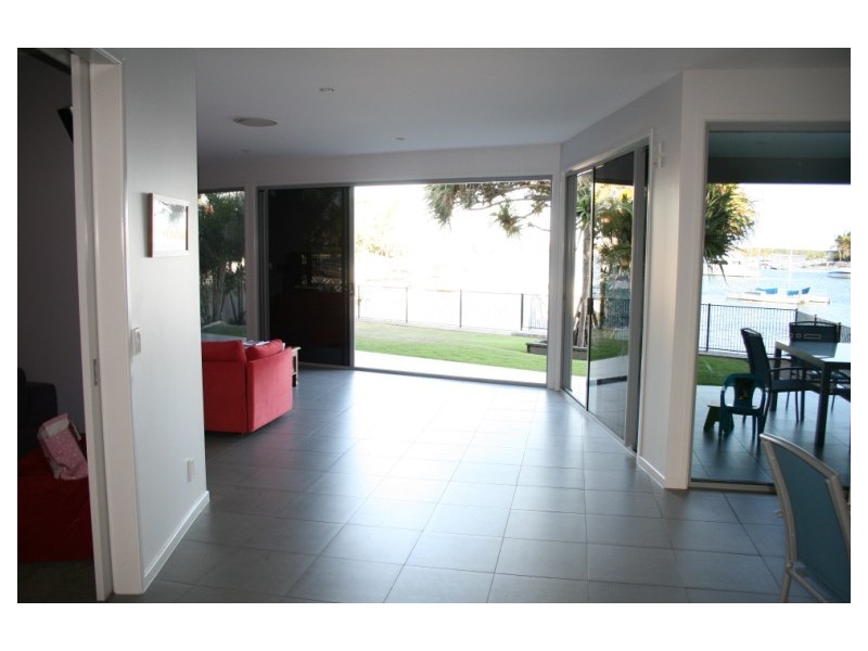 13 Joseph Street, Runaway Bay QLD 4216