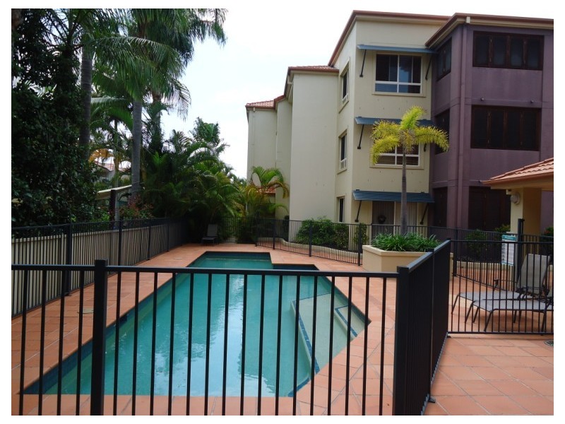 15/89 Bayview Street, Runaway Bay QLD 4216