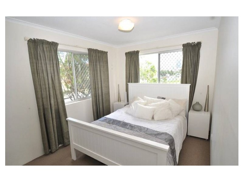 1/26 Labrador Street, Labrador QLD 4215