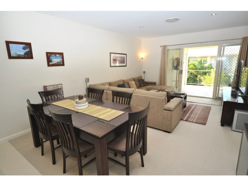 3/27 Gordon Street, Labrador QLD 4215