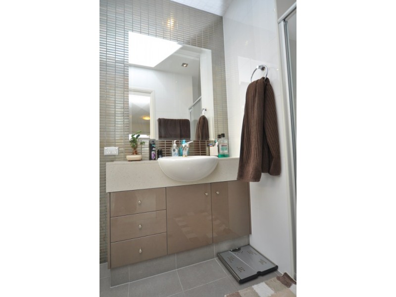 3/27 Gordon Street, Labrador QLD 4215