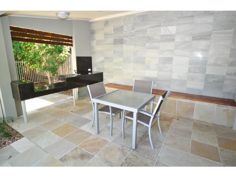 3/27 Gordon Street, Labrador QLD 4215
