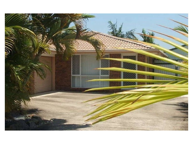 2/6 Coventry Court, Labrador QLD 4215